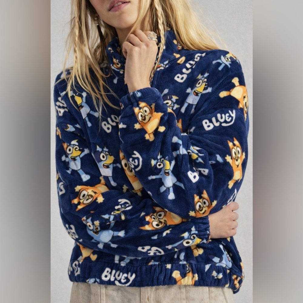 Bluey Adult Fleece Pullover L Cozy Cartoon Lounge Pajama Sweatshirt Unisex NWOT